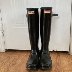 Hunter Boots. Black glossy. Tall - Size 6(US).